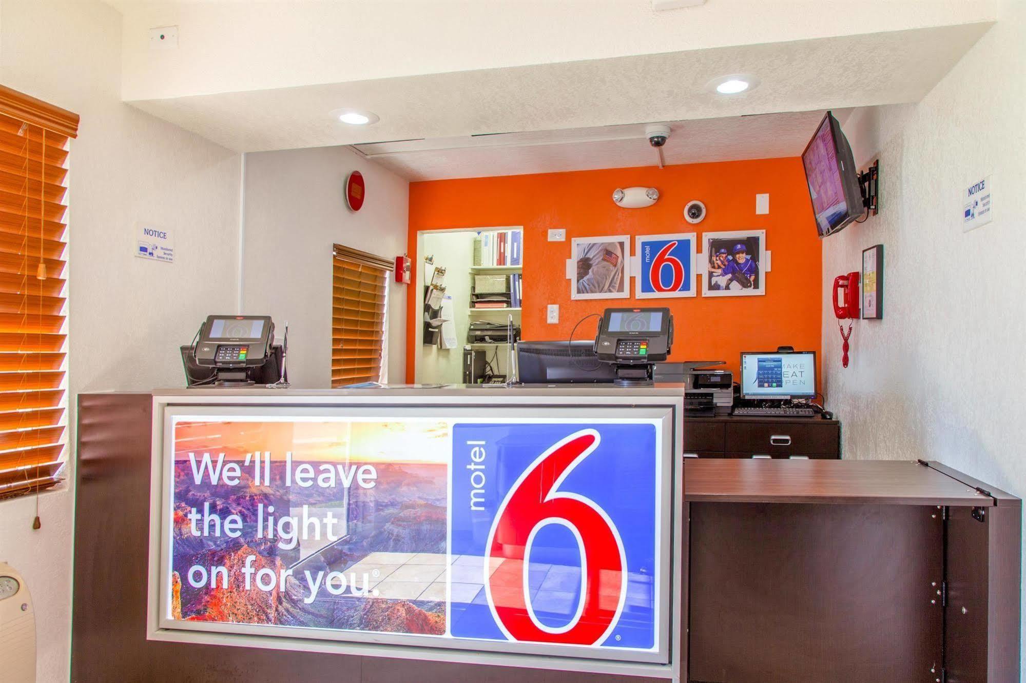 Motel 6-Phoenix, Az - Airport - 24Th Street Екстер'єр фото