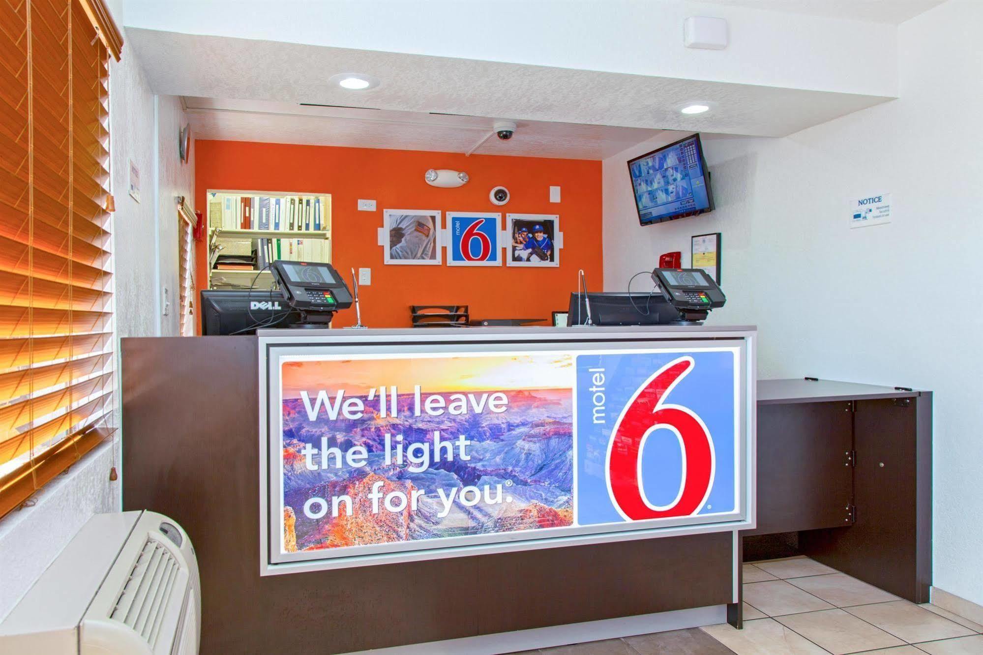 Motel 6-Phoenix, Az - Airport - 24Th Street Екстер'єр фото